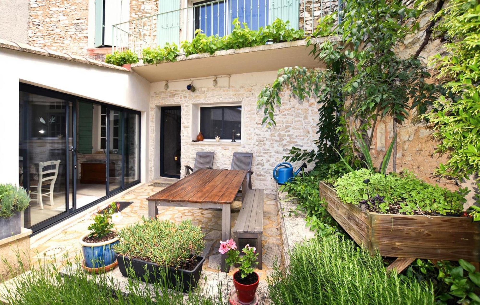 2 Bedroom Gorgeous Home In Villes-Sur-Auzon Exterior foto